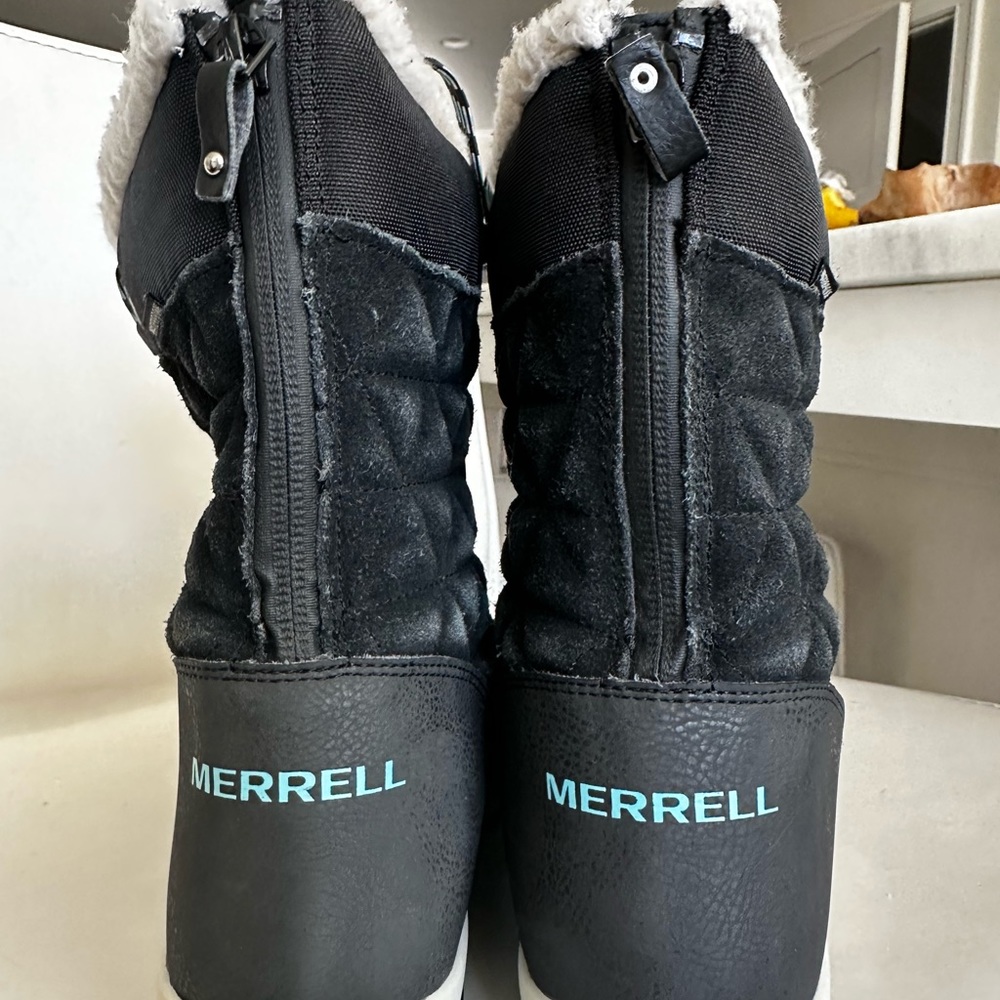 Merrell Kids Heidi waterproof  faux fur trim big kids boots size 7